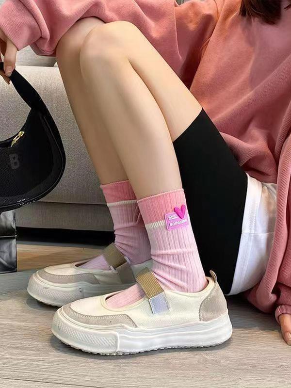 Women's 4 Pairs Heart & Colorblock Print Crew Socks, Casual Moisture Wicking Socks, Soft Comfy Breathable Socks For All Seasons Daily Wear
